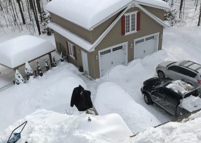 Haut de la toiture avant (déneigement de toiture) - Toiture-S. Beaumier à Laval