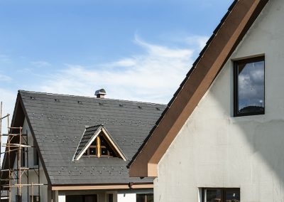 Pose d'une toiture en bardeau sur nouvelle maison - Pose de toiture en bardeaux asphalte à Laval, Sainte-Thérèse et sur la Rive-Nord de Montréal