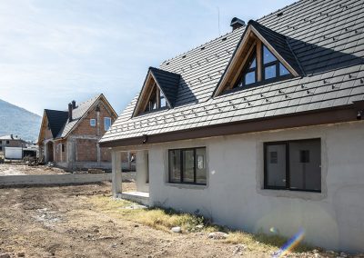 Réparation de la toiture - Pose de toiture en bardeaux asphalte à Laval, Sainte-Théràse et sur la Rive-Nord de Montréal